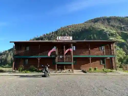 The Lodge in Idaho. Note: image is hyper-compressed with javascript disabled.